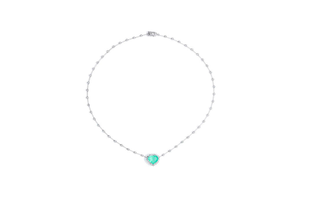 Colar Faca Coracao Esmeralda 2,1 Ct e Diamantes Brancos