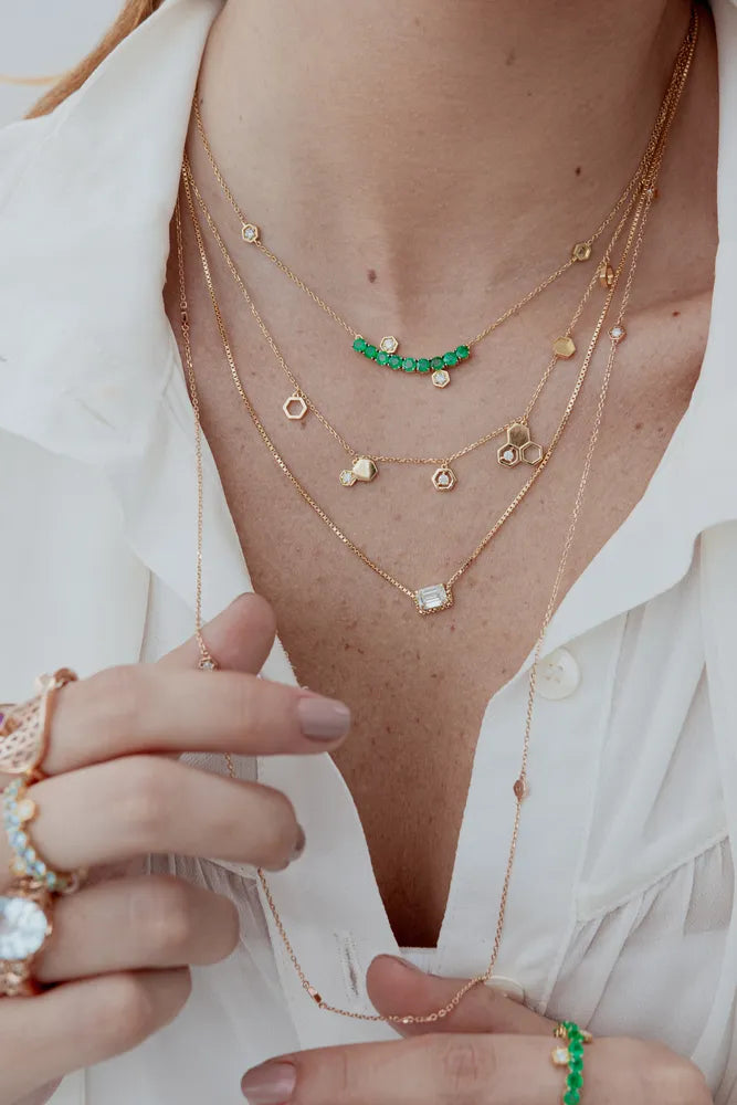 Colar com Palito de Esmeralda e Diamantes Brancos