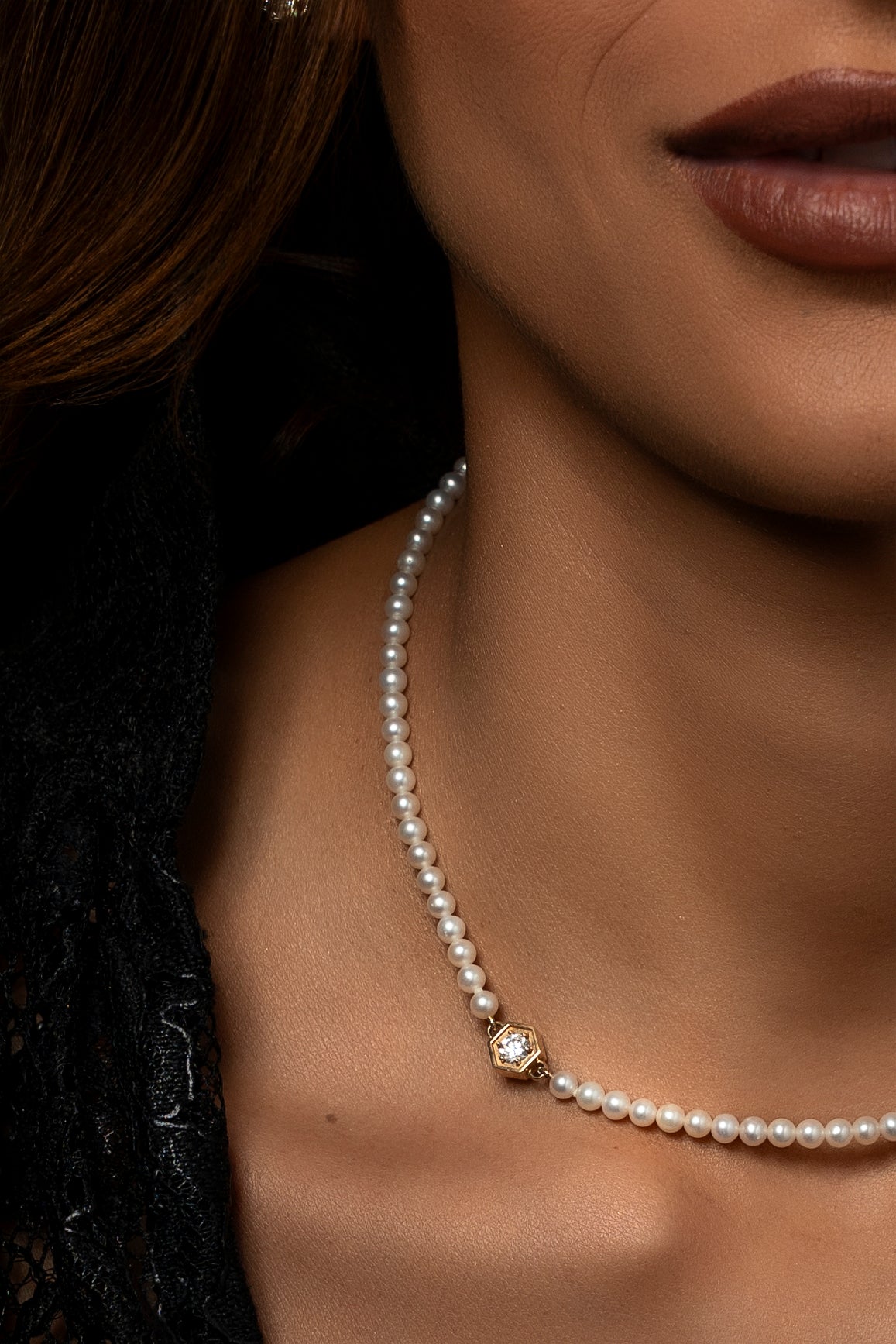 Choker Perolas Colmeia Diamante Branco 30 Pontos