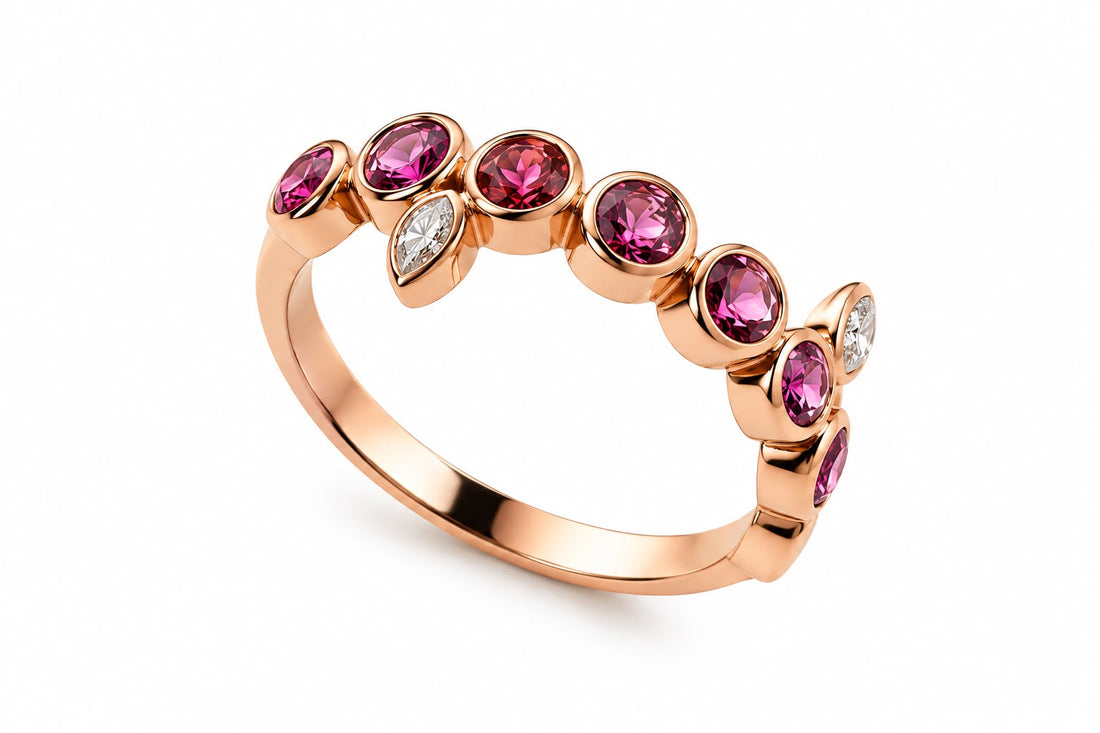 Est – Meia Aliança Turmalina Rosa e dois Diamantes Brancos