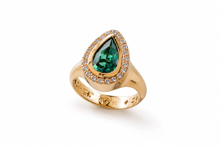 Anel Dedinho Turmalina Verde Gota com Diamantes Brancos